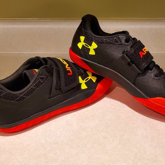 New Under Armour Unisex Centric Grip Track Shoes Black/Phoenix - Men's Size 10 - Picture 1 of 8